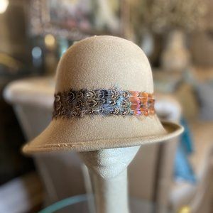 Vintage Adora wool feather trim tan bucket hat